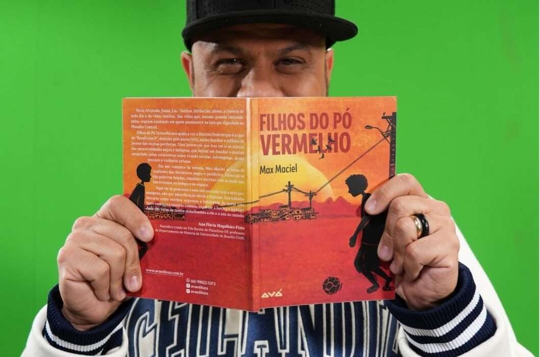 Deputado distrital Max Maciel lança romance “Filhos do Pó Vermelho” no Paradeiro Eventos