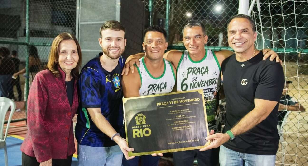 Martha Rocha e Leo Lupi, na inauguração da Praça 6 de novembro Rio de janeiro