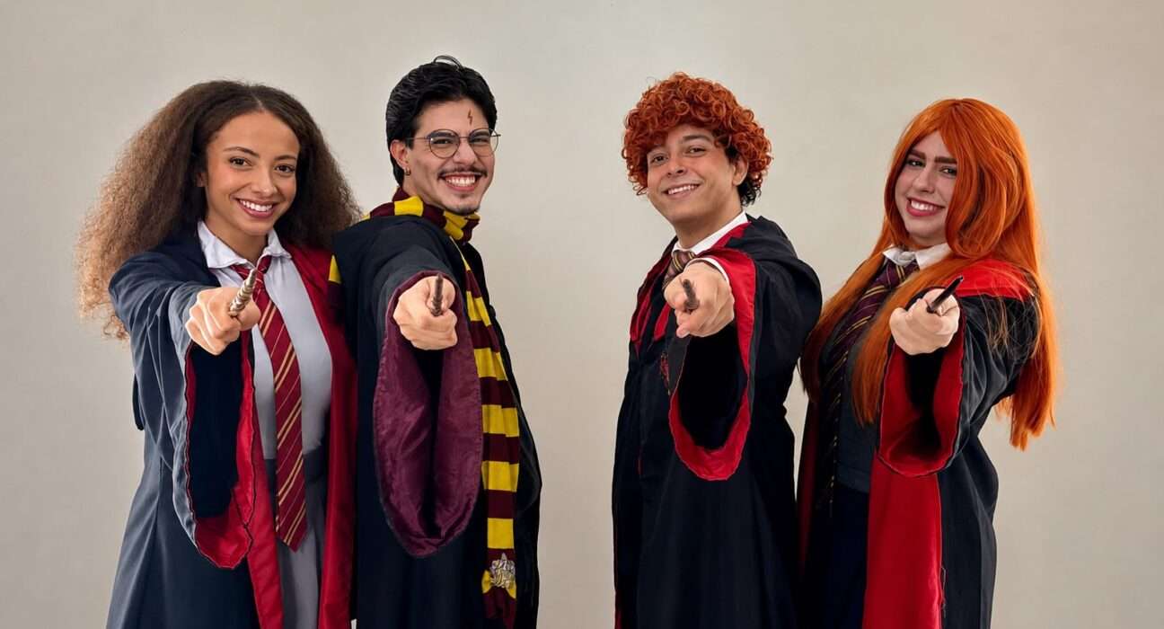 Um Reles Potter – O Musical transporta o público para a escola de bruxaria mais famosa do mundo Montagem da Bailacci é inspirada no universo bruxo Teatro