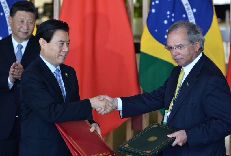 Presidente Jair Bolsonaro e Ministro Ernesto Araújo recebem o Presidente chinês Xi Jinping. Leonardo Hladczuk/MRE