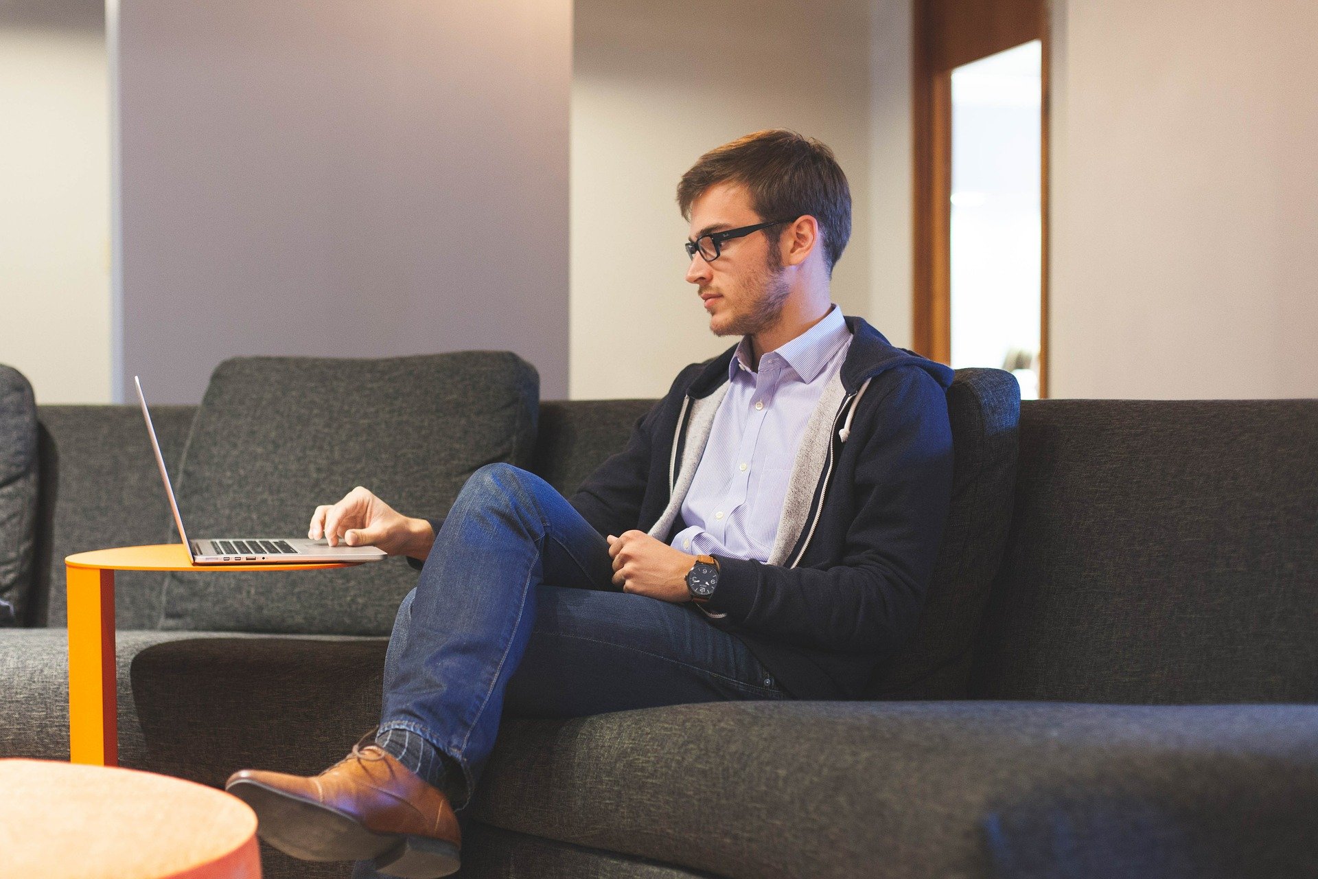 Dia do Empreendedor: Conheça os livros, filmes e séries que estimulam a mentalidade empreendedora de 18 líderes brasileiros