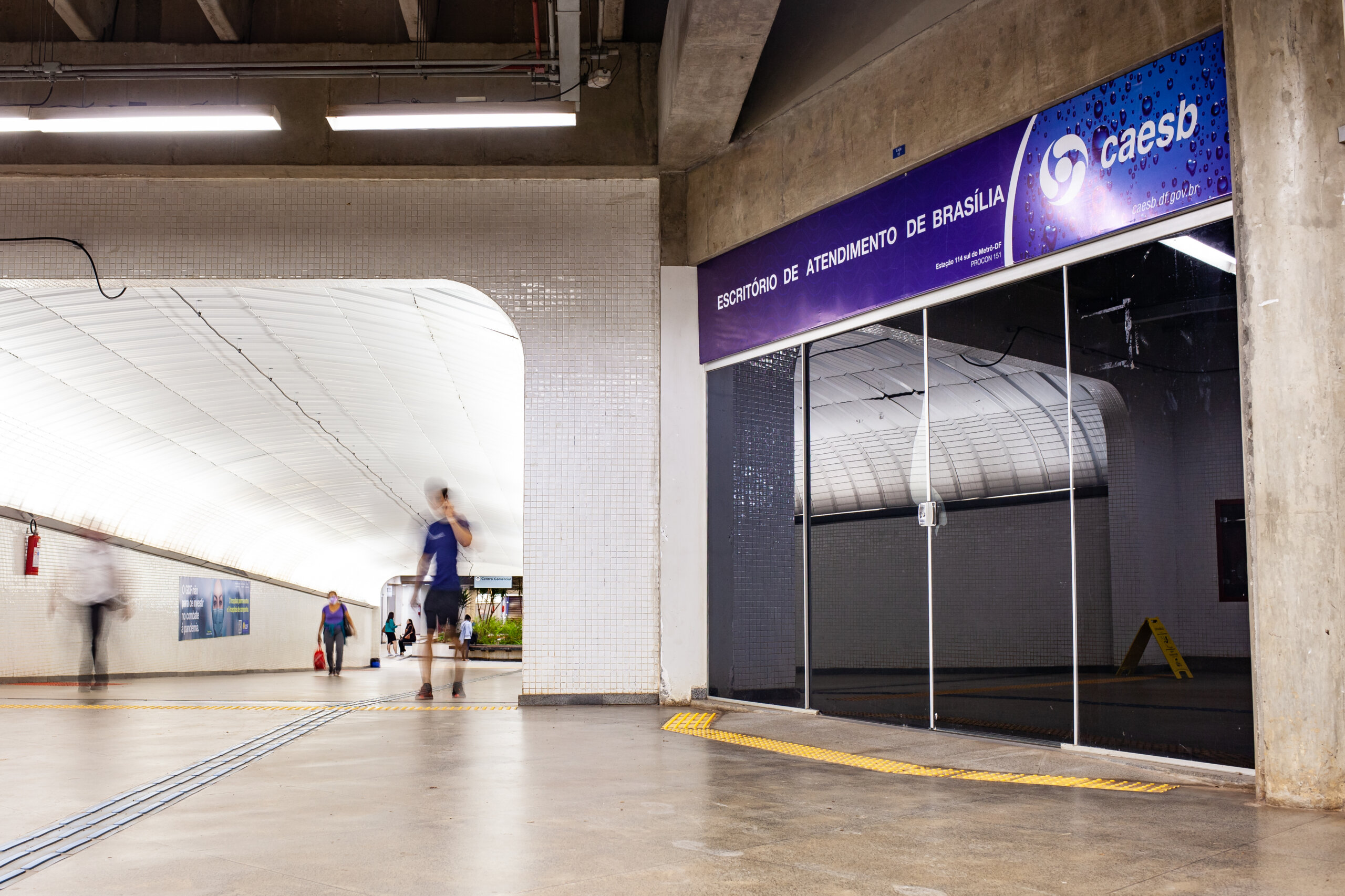 Caesb reabre Escritório Regional de Brasília na Estação do Metrô da 114 Sul