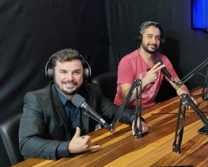 Podcast Deu Bom Brasília, com Felipe Gracindo, da Cia G7 de Humor