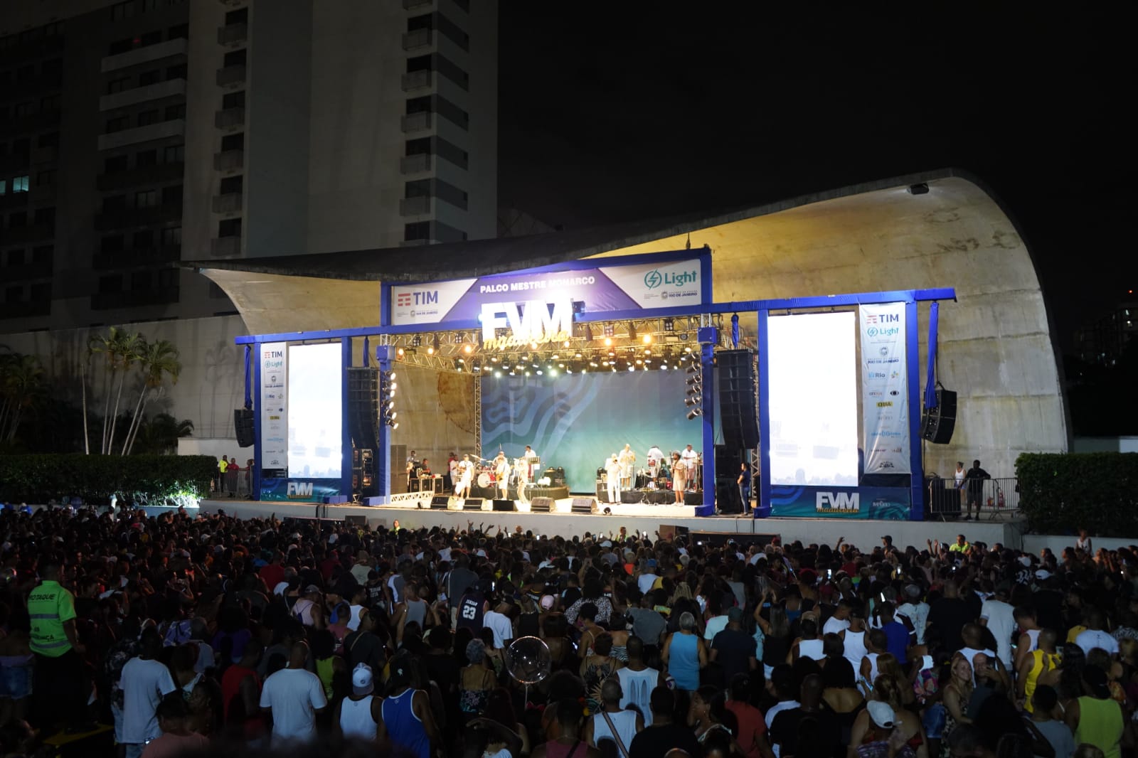 Diogo Nogueira cantou para 20 mil pessoas em Festival de Verão