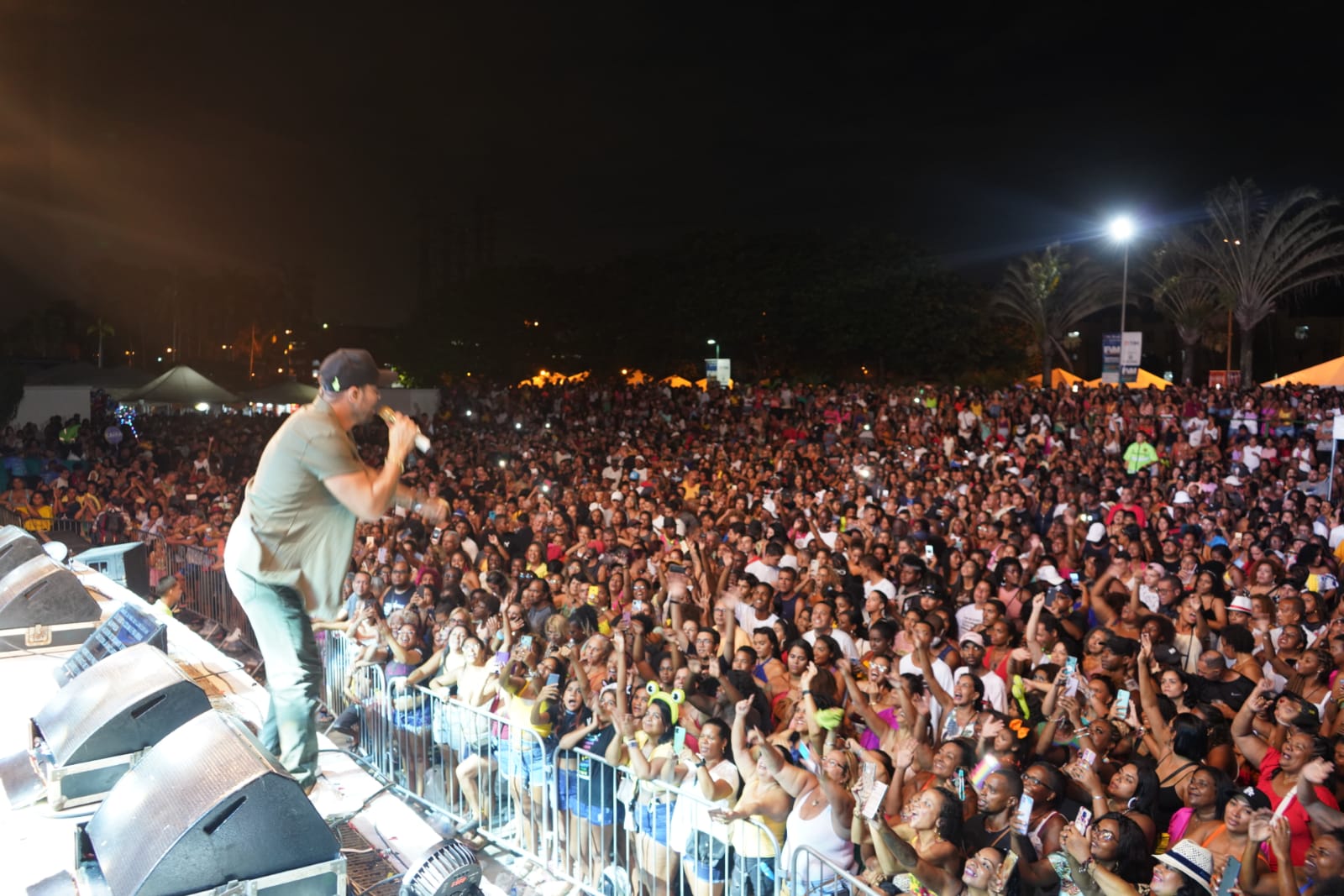 Diogo Nogueira cantou para 20 mil pessoas em Festival de Verão