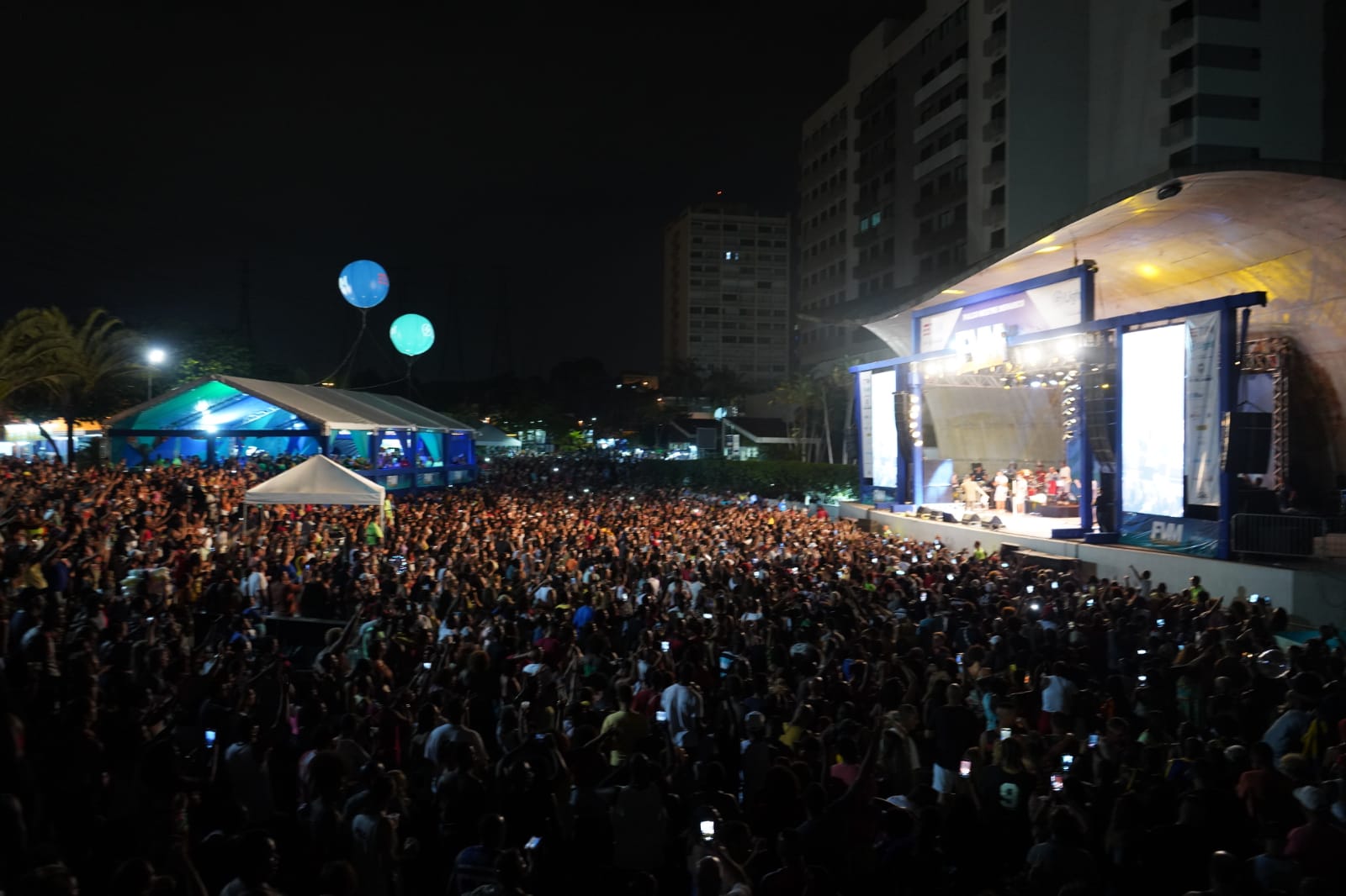 Diogo Nogueira cantou para 20 mil pessoas em Festival de Verão