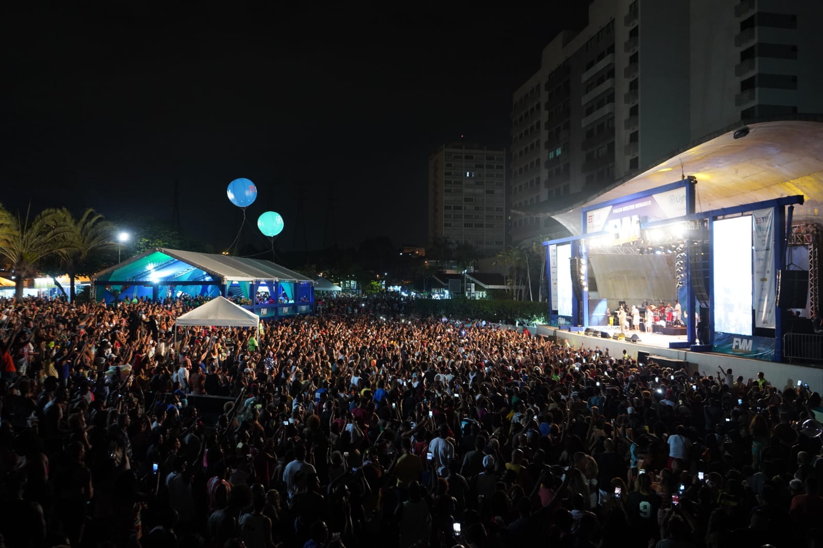 Diogo Nogueira cantou para 20 mil pessoas em Festival de Verão