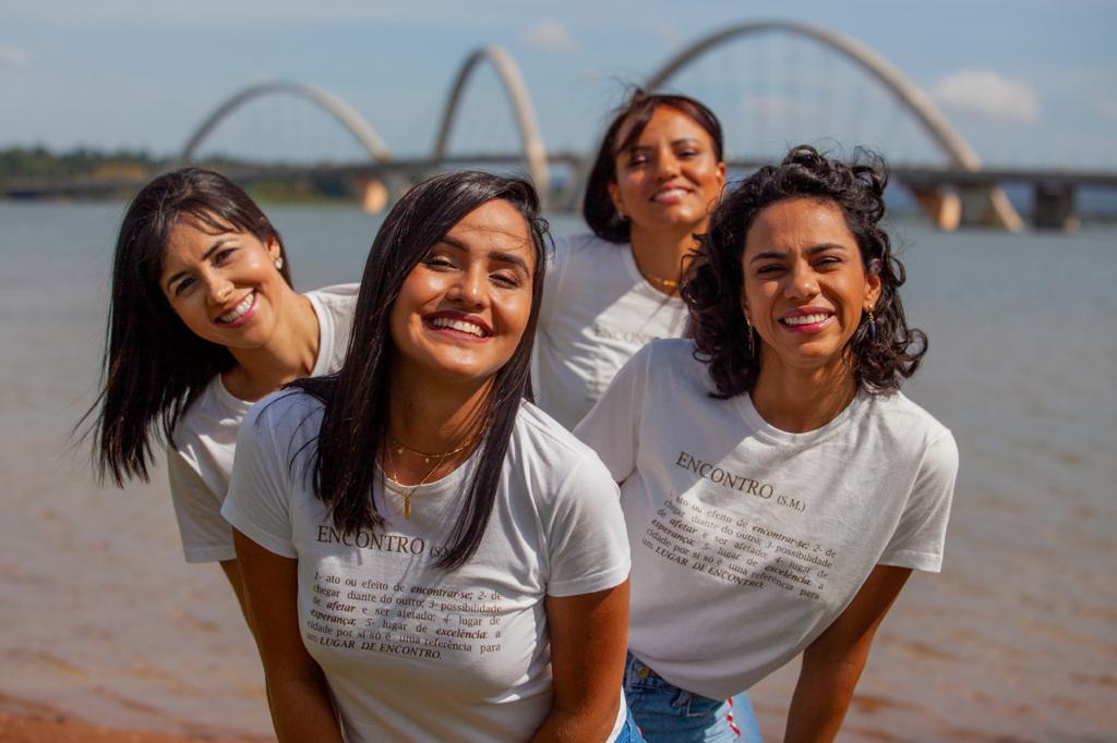 Psicólogos e acompanhantes terapêuticos estimulam reflexões sobre tratamentos humanizados no DF