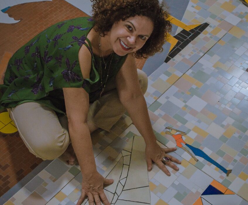 Projeto Arte nos Trilhos expõe e doa obras de mosaico ao Metrô de Brasília