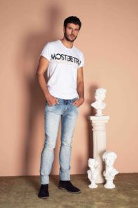 Liquidações de início de ano são boa chance para adquirir peças básicas Moda