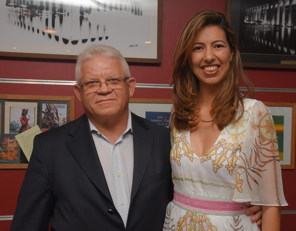 Brasiliense radicada em Luanda lança livro sobre educação ambiental,em Brasília Colunismo Social