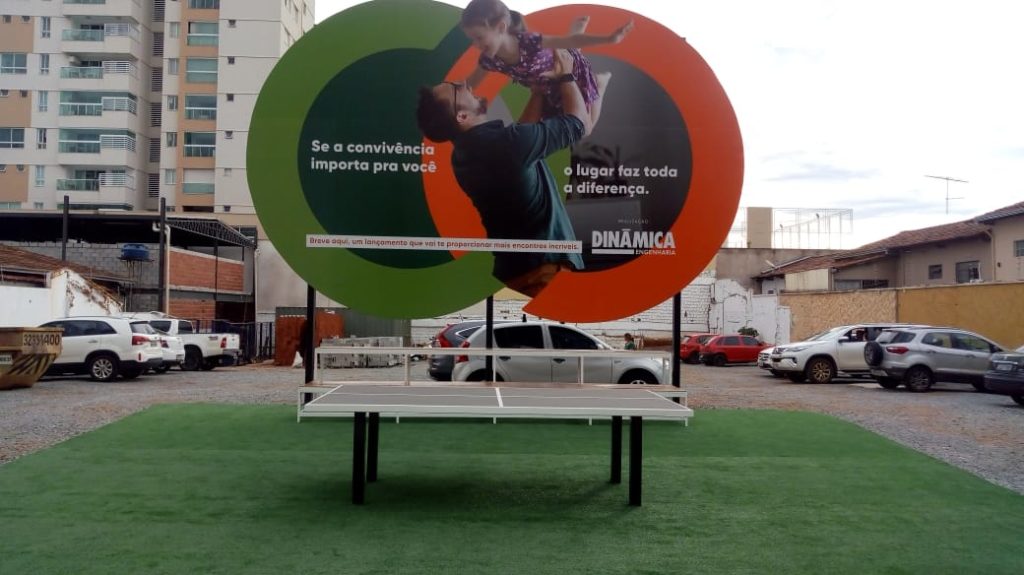 Mesa-tenista Hugo Hoyama inaugura praça com espaço para ping-pong Colunismo Social