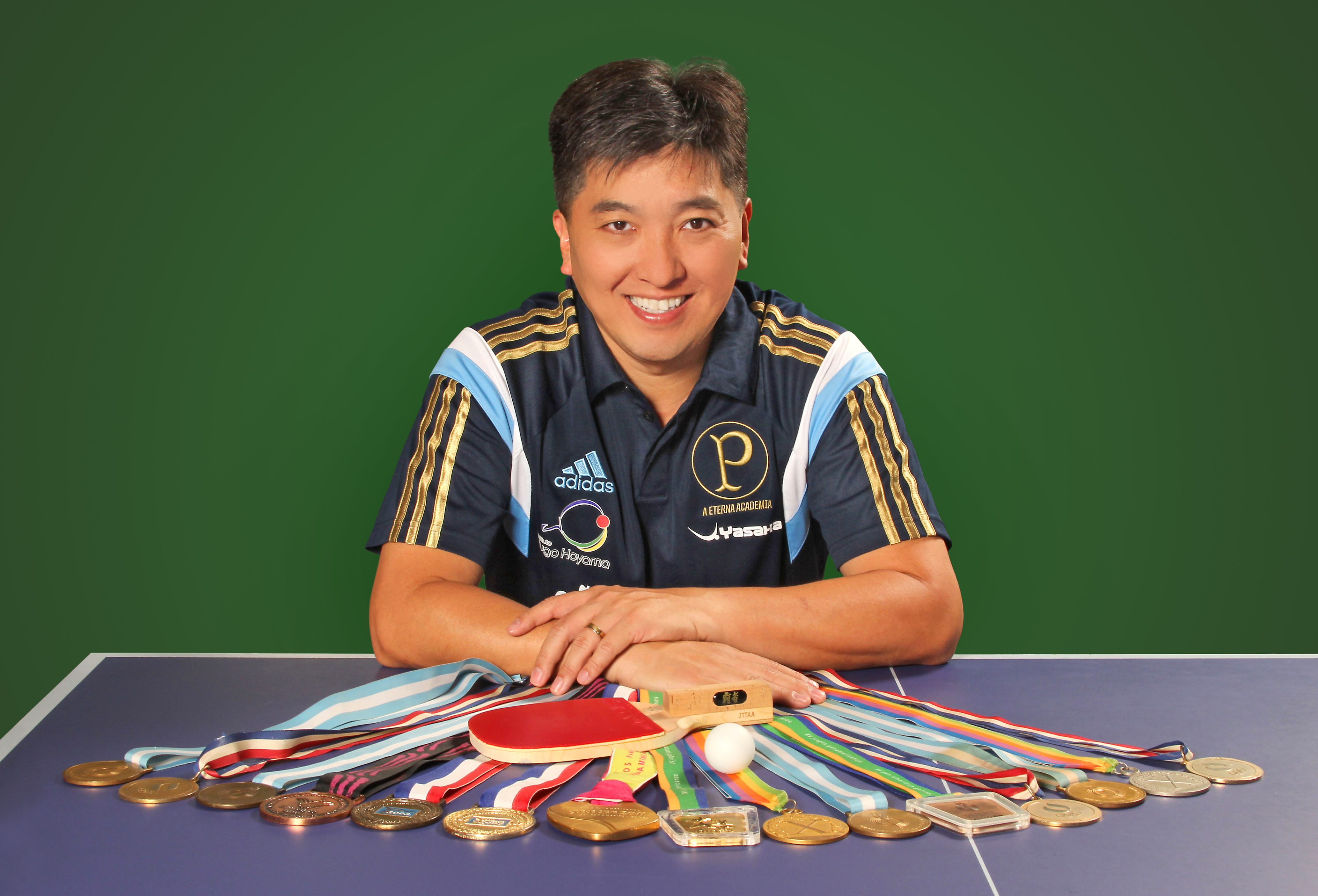 Mesa-tenista Hugo Hoyama inaugura praça com espaço para ping-pong colunismo social