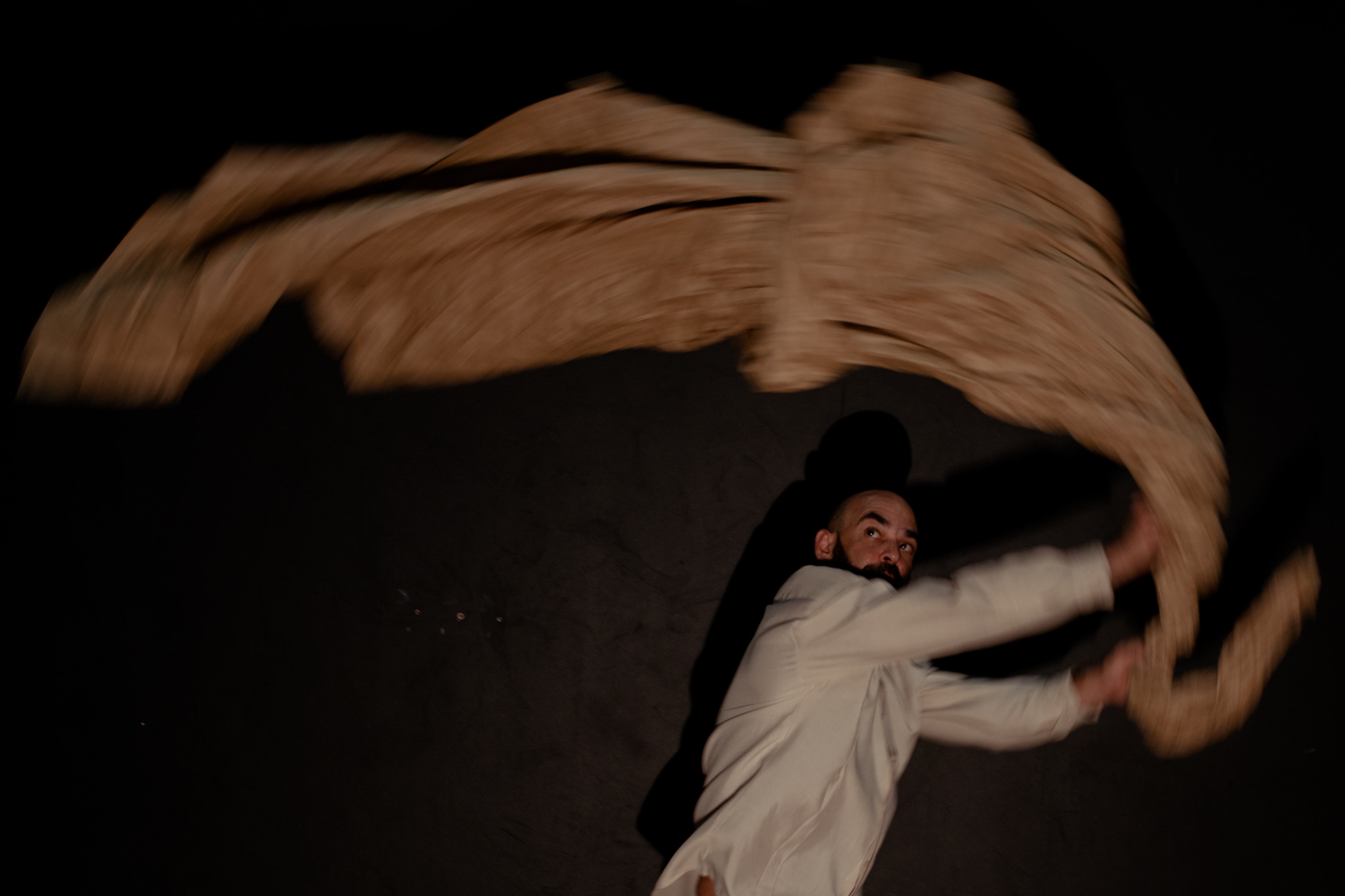 Espetáculo Vinco explora o tempo e as formas, inspirado na arte do origami Festival