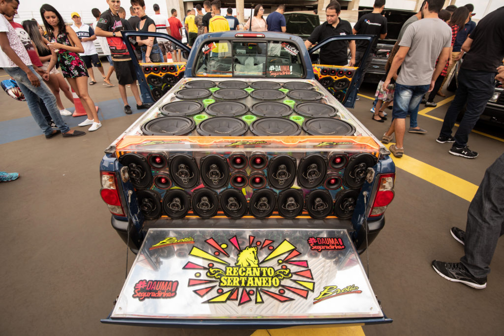 Encontro de Carros Modificados agita o domingo no JK Shopping Eventos