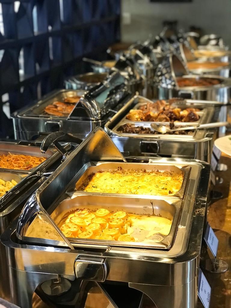 Brazolia inaugura buffet aos domingos, com roda de samba, contação de histórias para as crianças, carnes nobres e variedade de sushi Gastronomia