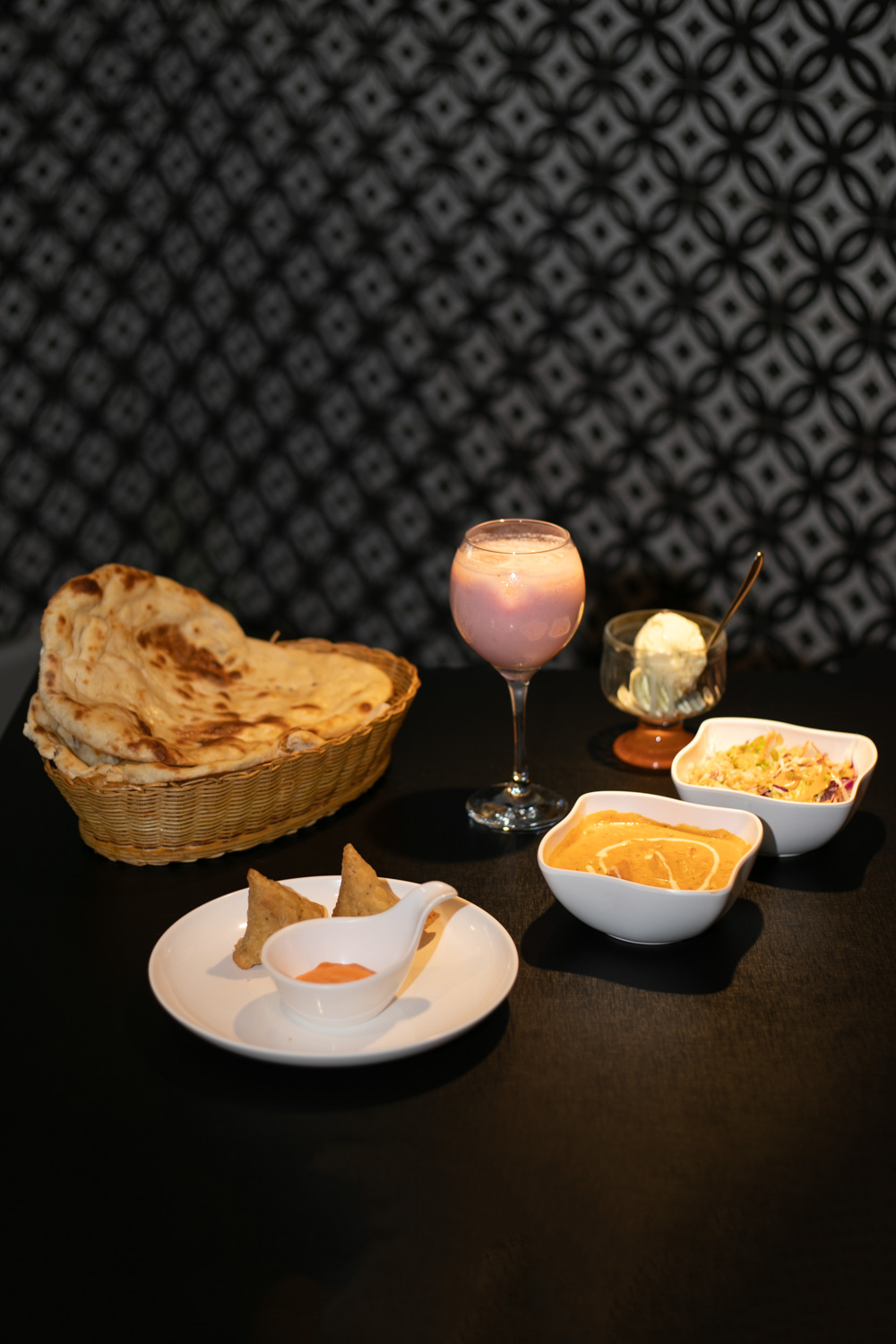 Mumbai lança menu Prato do Chef com destaque para inusitado sorvete de curry com alecrim gastronomia