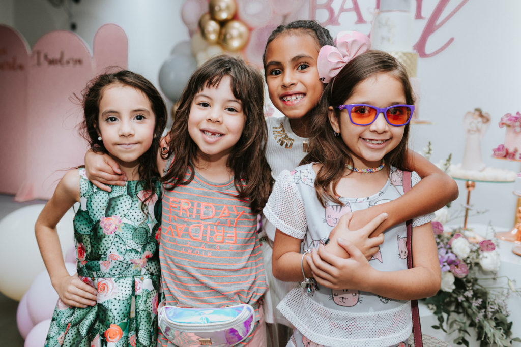 Decoradora dos artistas e influencer Ludmila movimentaram casa de festas em chá de fraldas beneficente Decoração