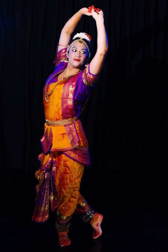 Mumbai Restaurante comemora 1 ano com jantar especial e espetáculo de dança típica indiana Gastronomia