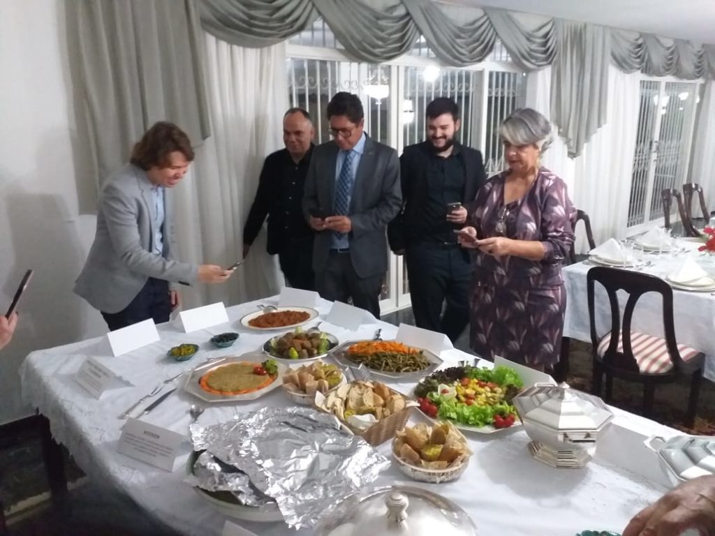 Embaixador da Argélia promove jantar para jornalistas Colunismo Social