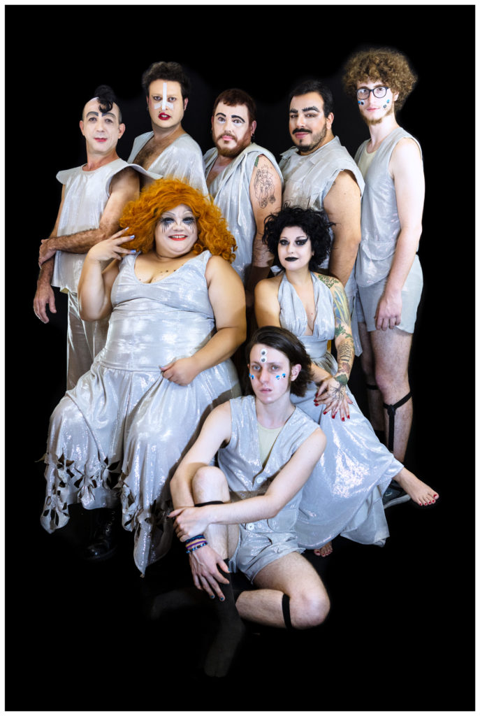 Buraco Show leva ao tradicional palco do Teatro Rival Refit o novo trabalho Teatro