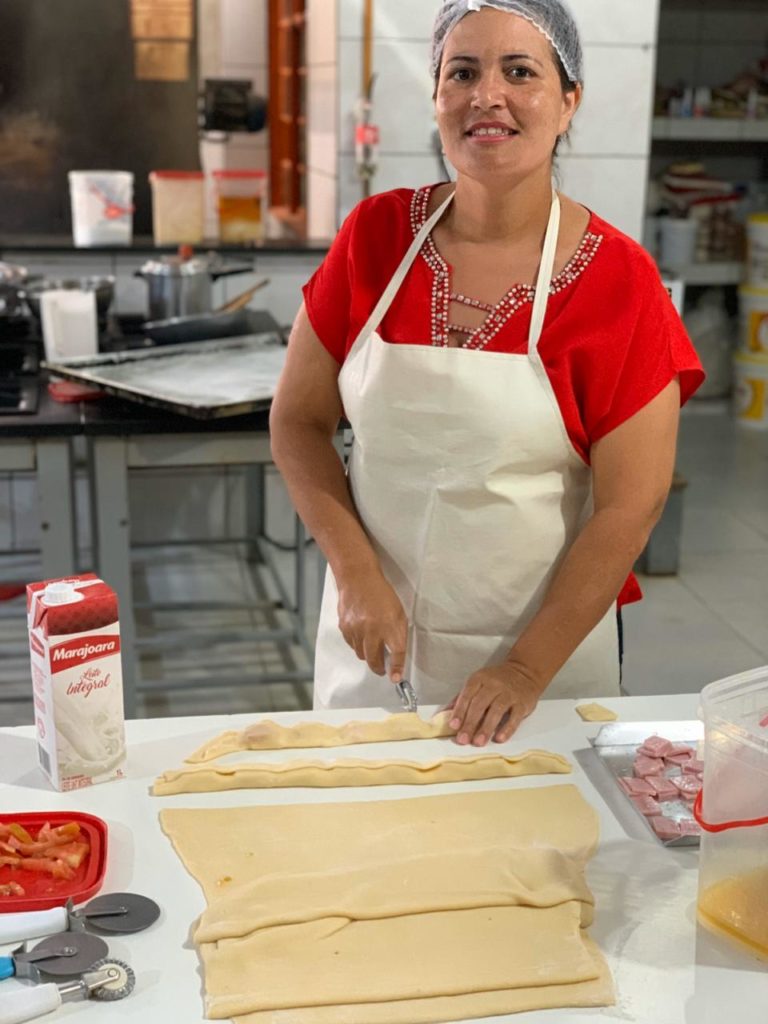 Indústria de laticínio prorroga inscrições para programa de capacitação quem quer empreender no segmento de confeitaria Gastronomia