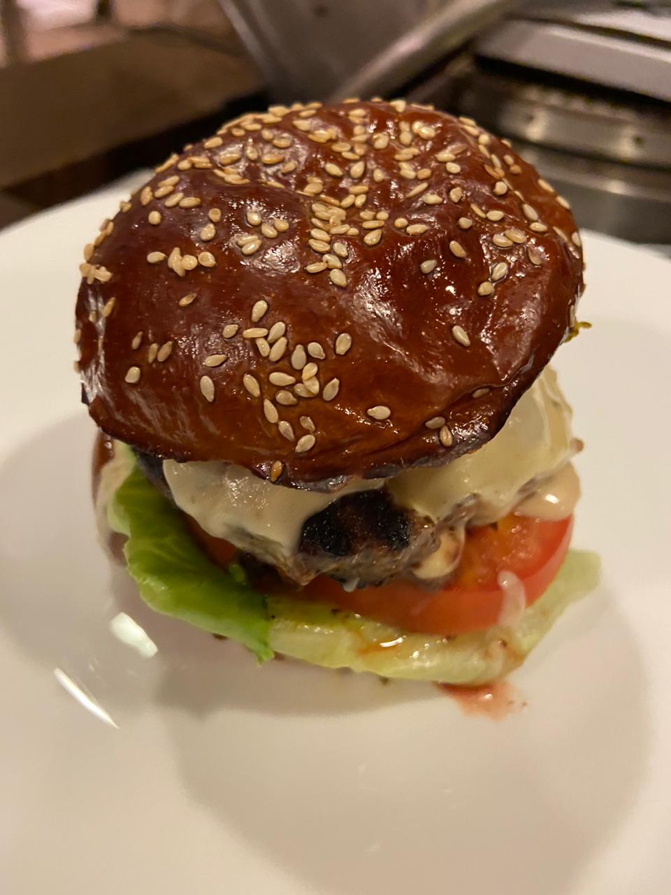 Ammo Burger: um negócio do bem Gastronomia