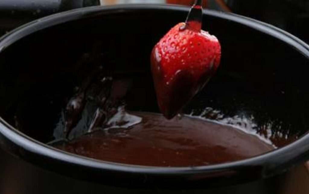 Otto Valentine's Experience - 12 de junho, na Arena Uruguai. Com cardápio especial Otto, Wursteria, Nova Piazza. Tendo ainda os Chefs convidados João Diamante e Malu Mello Gastronomia