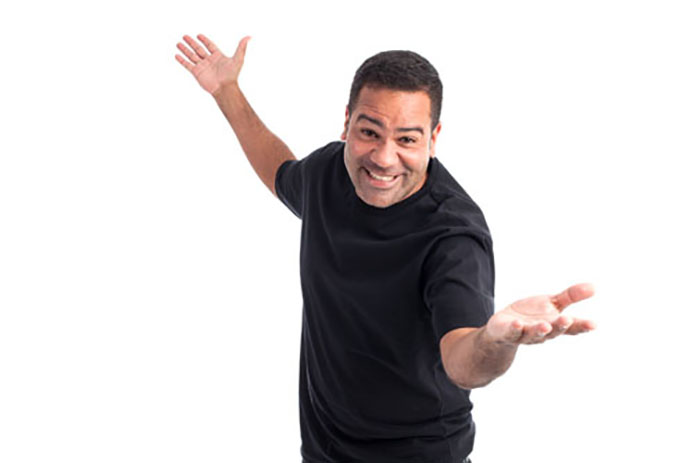 Ribamar Araújo promove oficinas de desenho para as crianças Artes