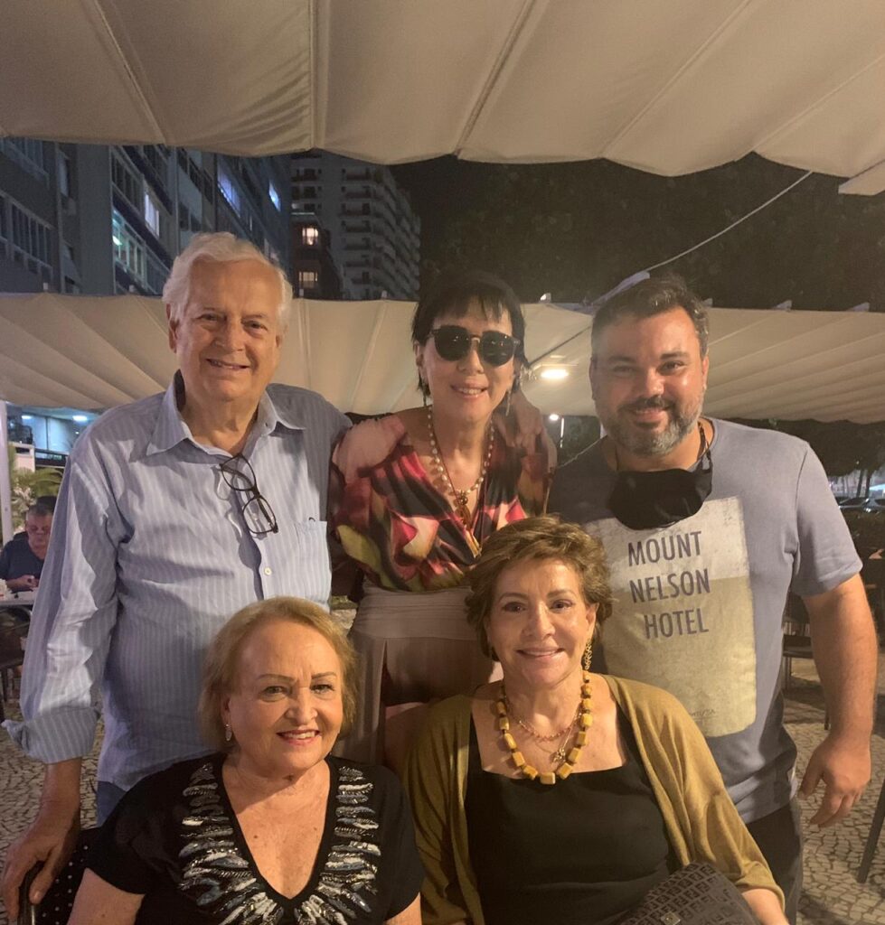 Yacy Nunes e Ionne Groff comemoraram aniversário com amigos históricos e queridos Colunismo Social