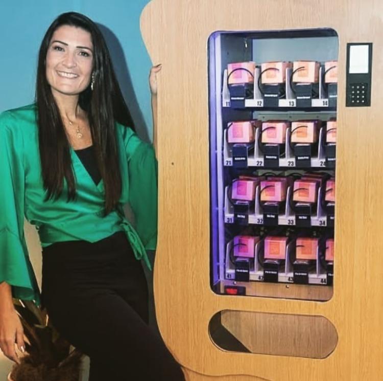 Monique Abrantes concorre a premiação em evento "Sou de Niterói