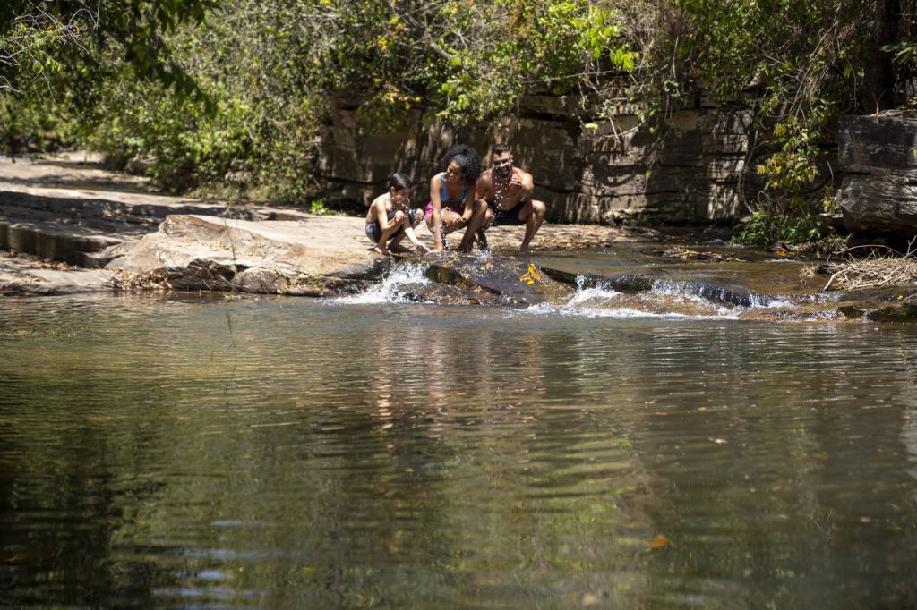 Fim de semana tem passeio pelas belezas naturais do Lago Corumbá IV