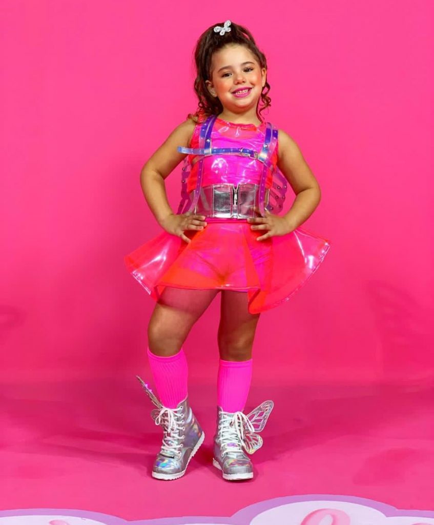 Sophia Eldo, lança seu primeiro vídeo clipe e recebe elogios de famosos