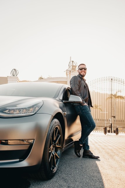 Como é ter um Tesla no Brasil?