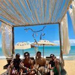 Luan Santana está neste momento em Trancoso na BA hospedado na Pousada Bahia Bonita Colunismo Social