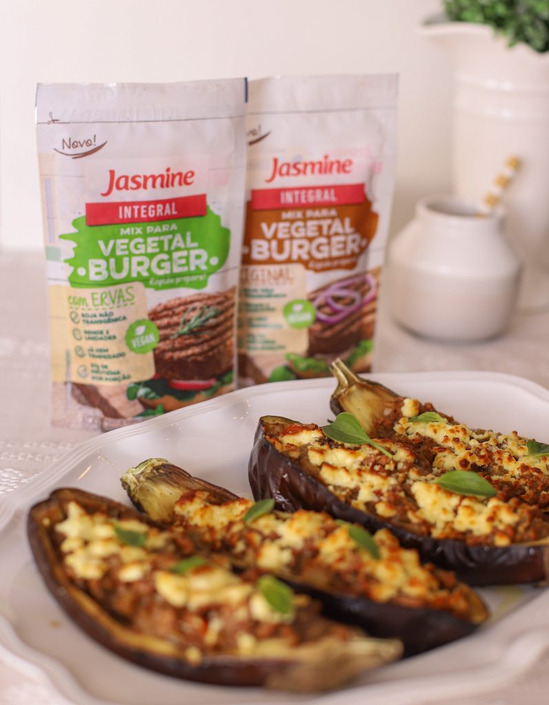 Chefs renomados desenvolvem receitas com carne vegetal em desafio online