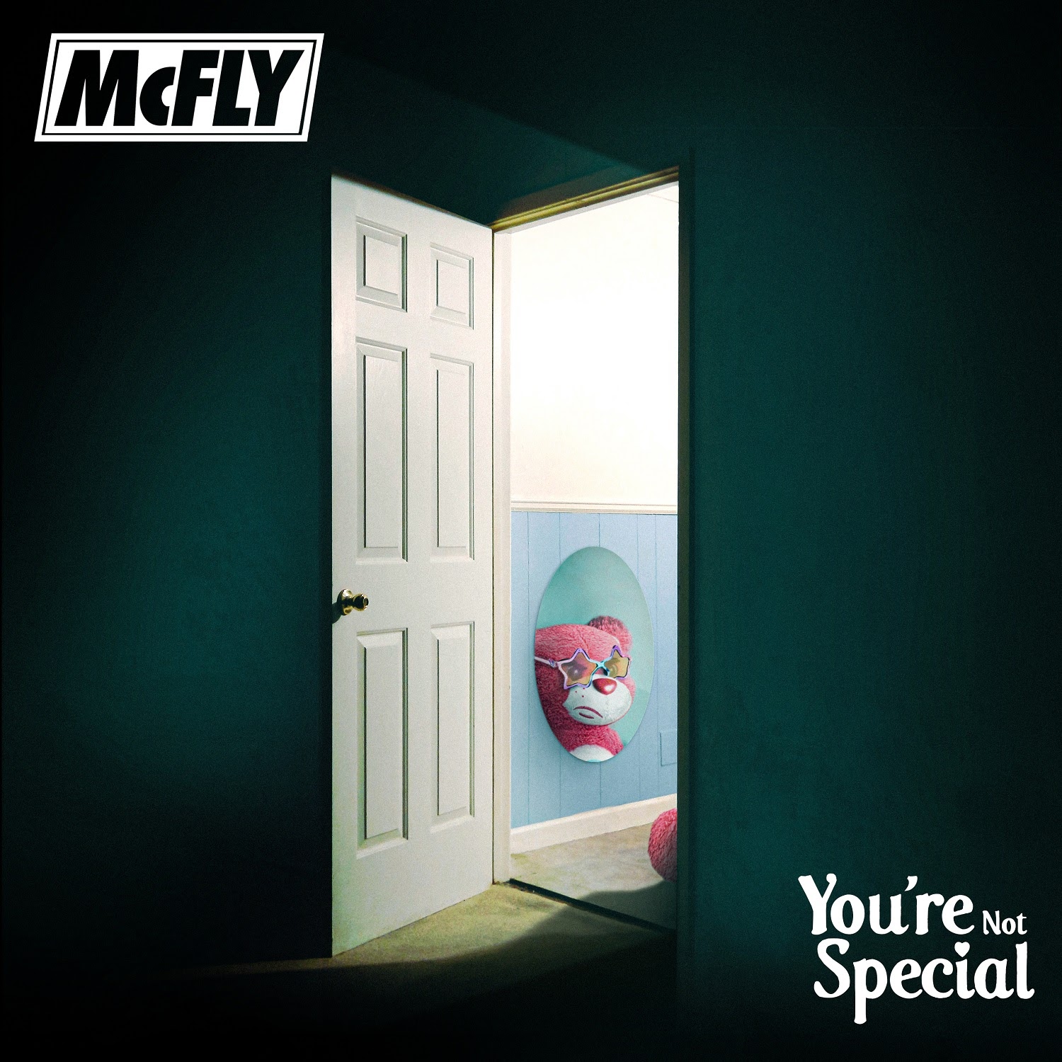 McFly canta as experiências que nos unem no cinematográfico clipe “You’re Not Special” Música