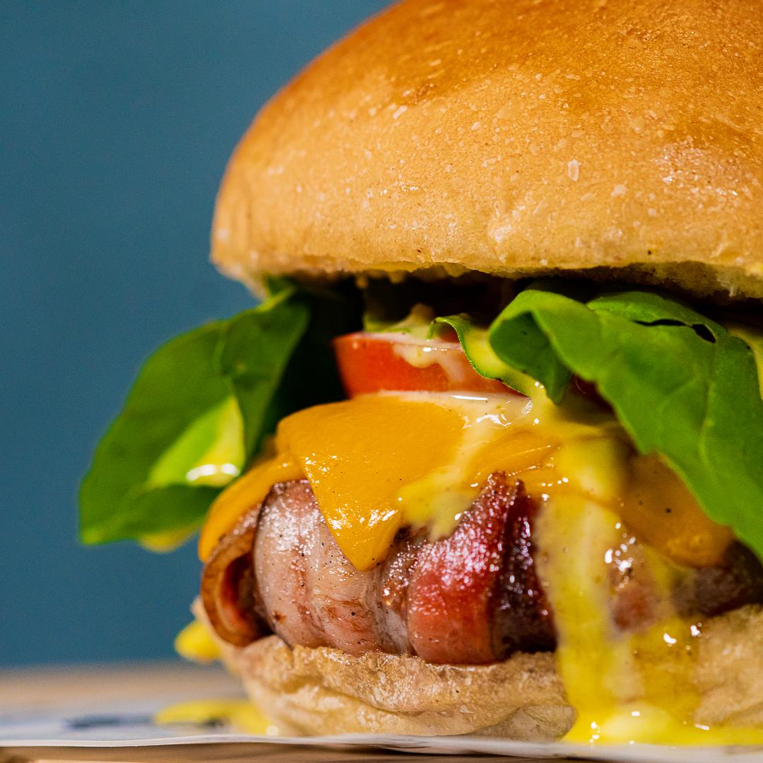 389 Burger da Asa Norte comemora aniversário com promoção Gastronomia