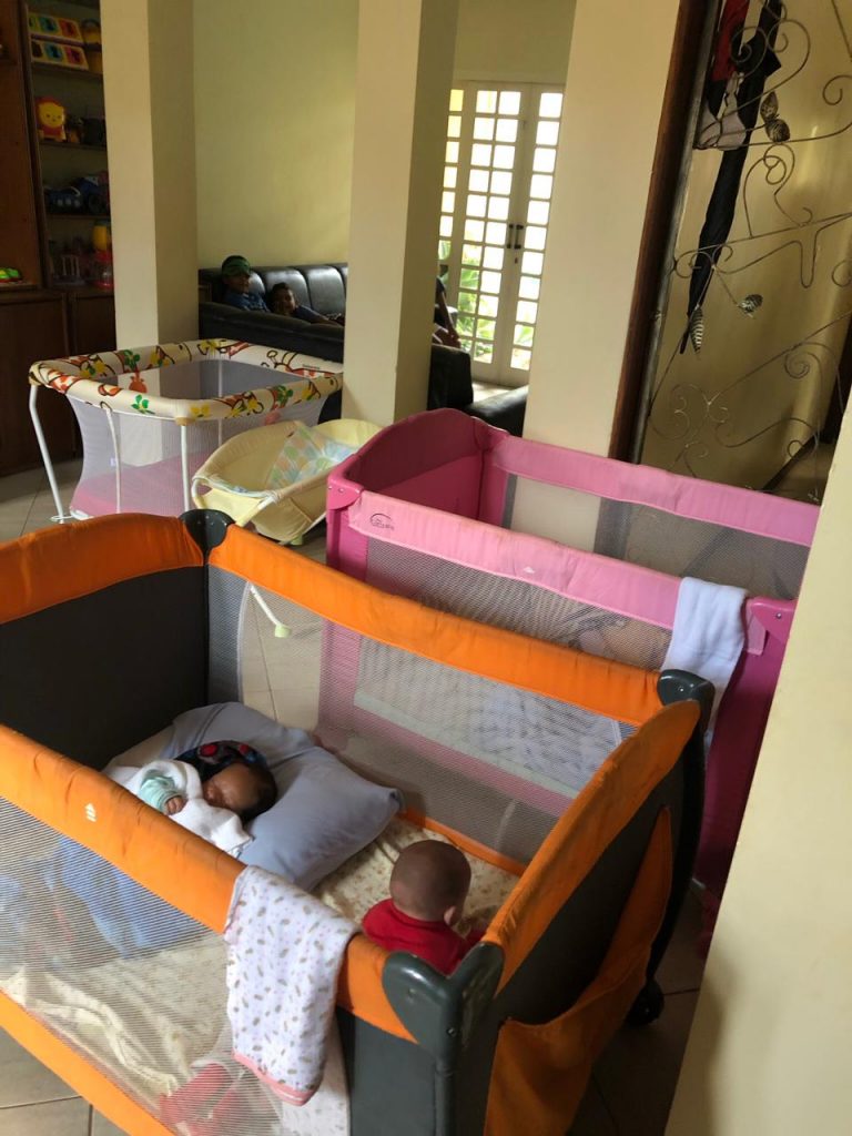 Lar abriga crianças abandonadas e hoje sofre com problemas financeiros Notícias