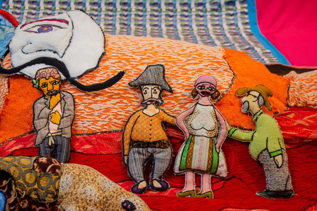 Os Tapetes Contadores de Histórias realizam Carnaval da Esperança Notícias