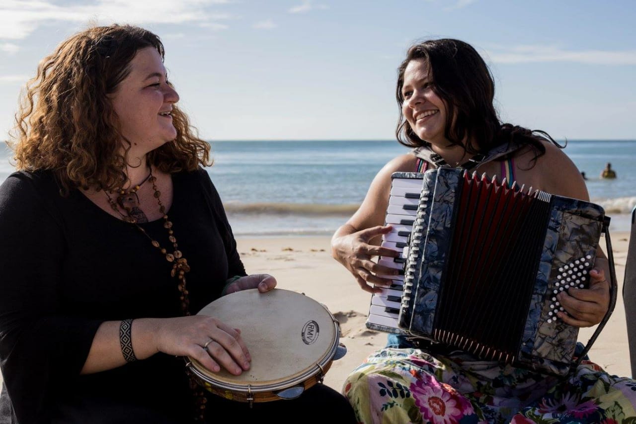 Reconto: Mostra internacional literária faz evento de Carnaval Música