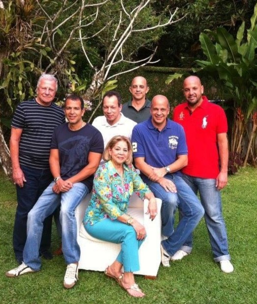 Mauro Magalhães comemora o aniversário em família Colunismo Social