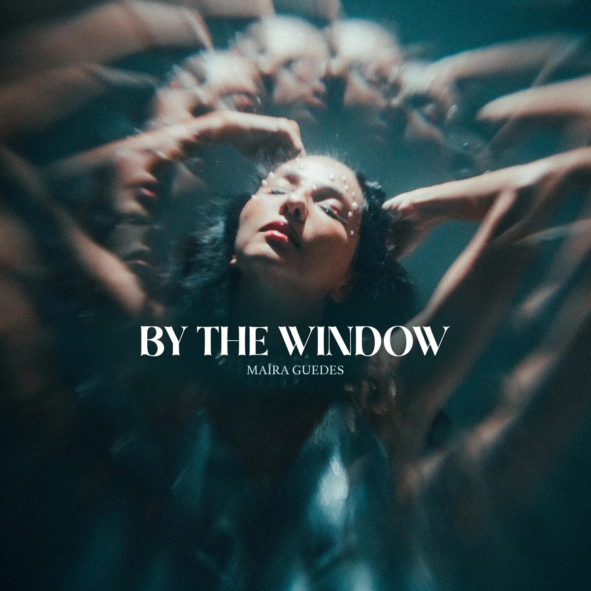 Maíra Guedes lança primeira música em inglês, “By The Window”, com clipe Música