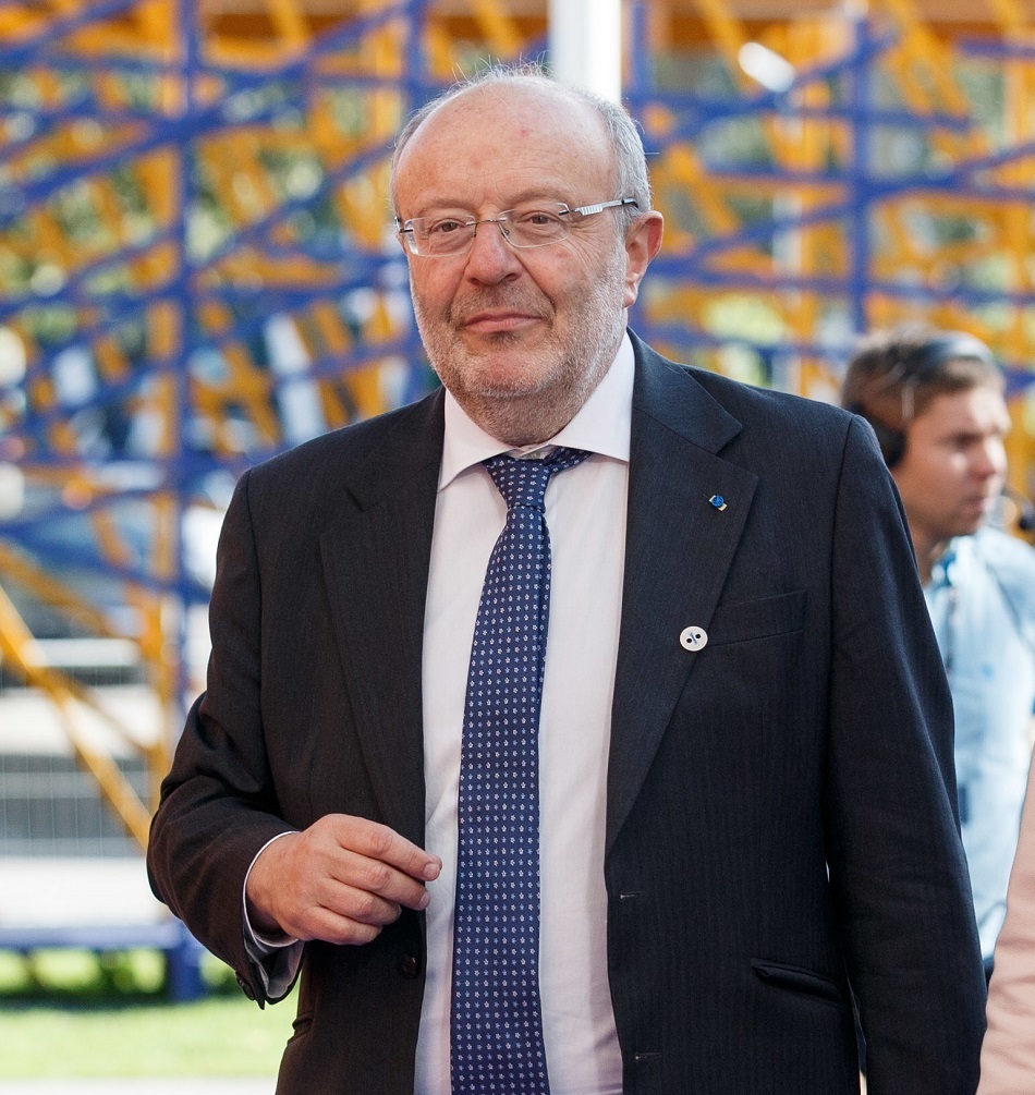 Embaixador da Espanha, Fernando García Casas, entrega cerca de 4.500 cestas básicas à CUFA/DF Internacional