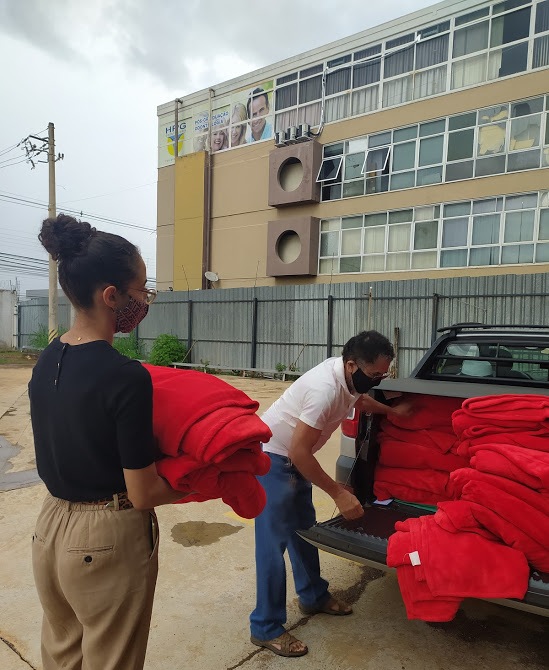 Bancorbrás beneficia 2860 pessoas com doação de cobertores e móveis Notícias