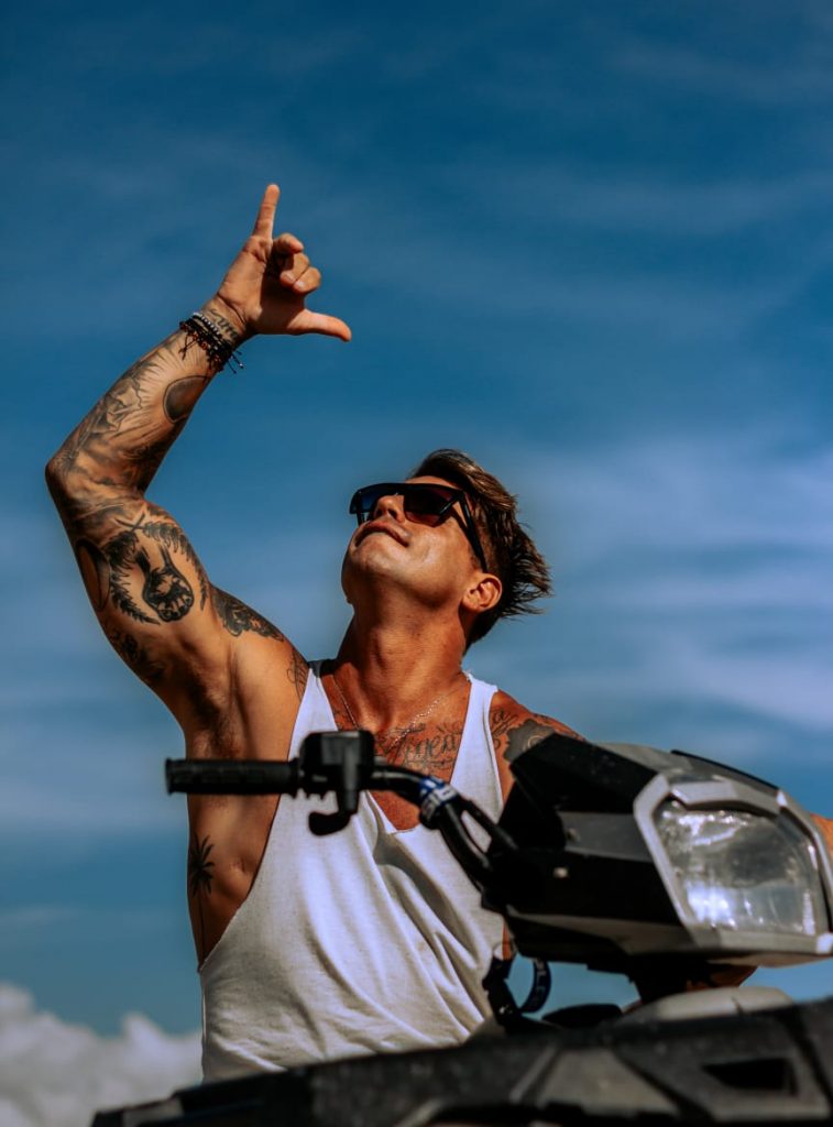 Fernando Fernandes e Cauique Façanha praticam esportes juntos no Ceará Música