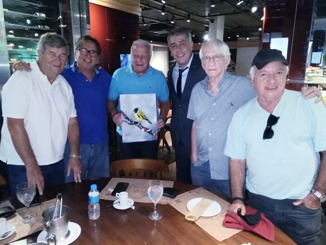 Amigos do Pintassilgo fazem homenagem a Mauro Magalhães Colunismo Social