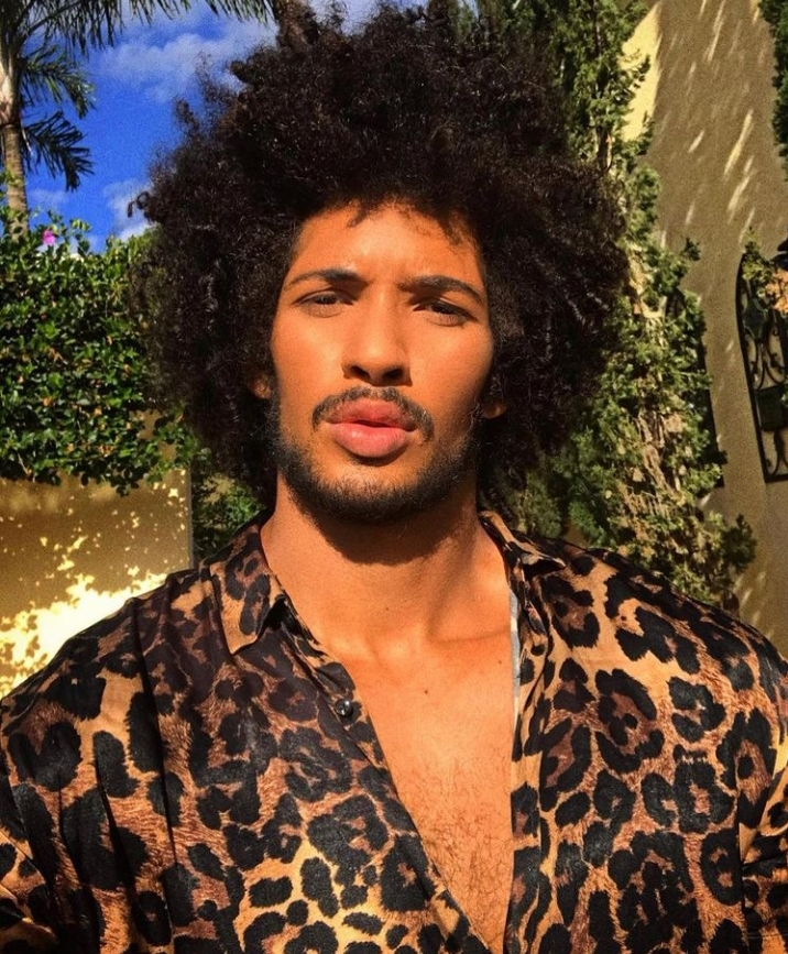 Johnathan Avelino: Um novo rei de bateria para a Sapucaí. Ele quer fazer história na Passarela do Samba Música