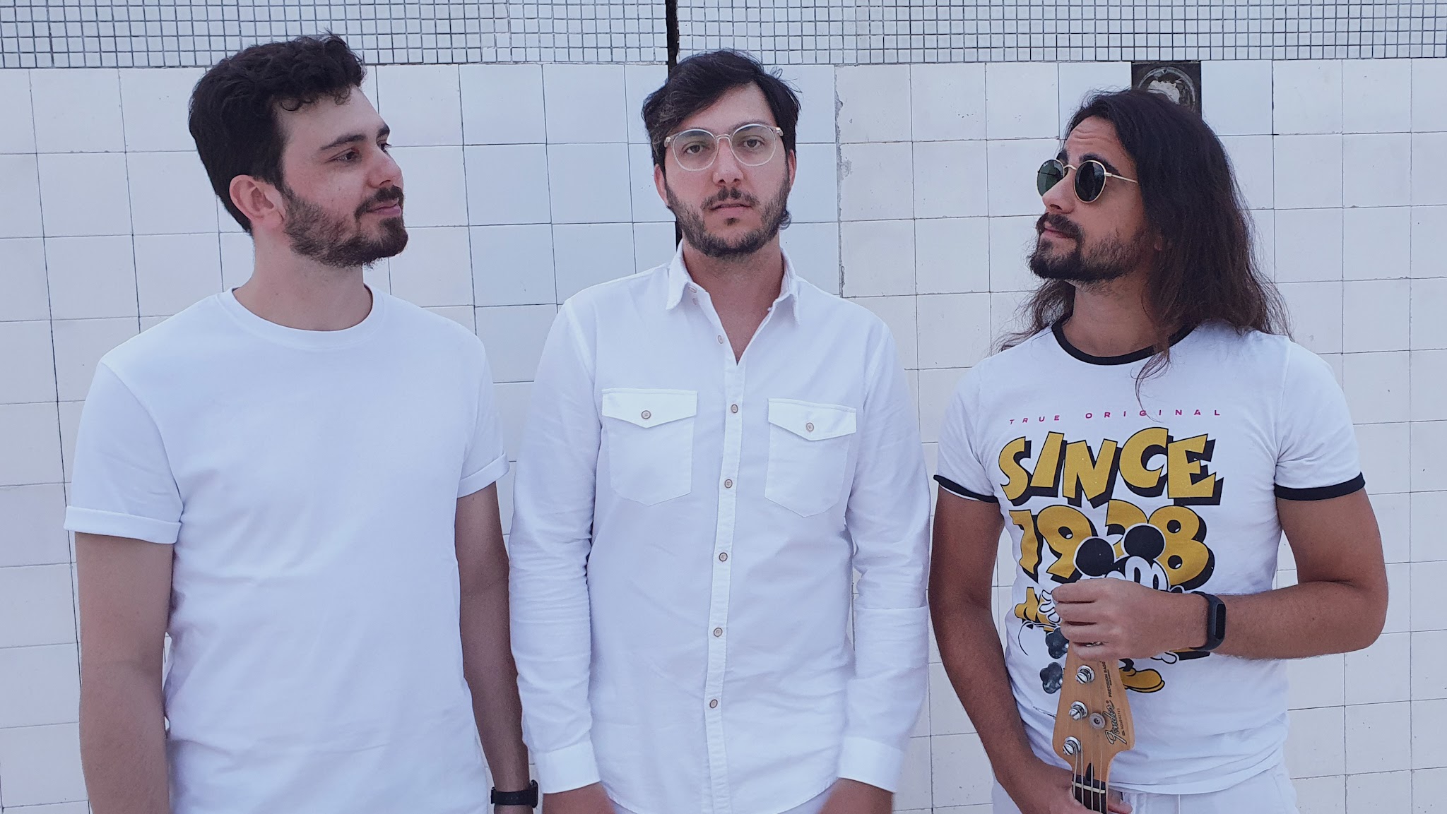 Com venda de ingressos antecipados, Ellefante faz live acústica Música