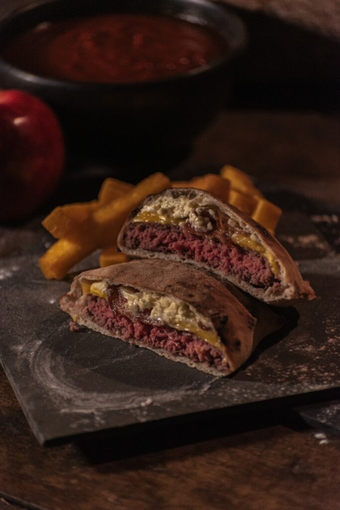 Combinação de cortes é o segredo do hambúrguer na Inforno Burger D’Itália Gastronomia